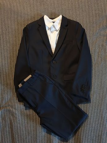 Garnitur Zara, r. 136-140 cm + biała koszula Coccodrillo r. 140 cm
