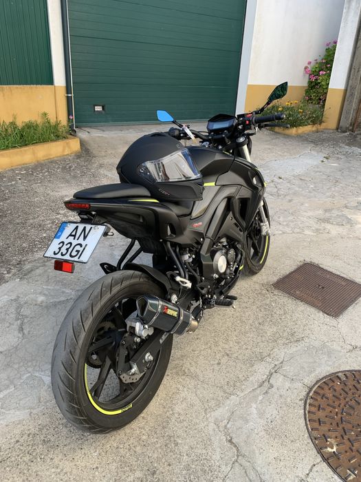 KEEWAY RKF 125 + 2 capacetes, luvas, cascaco