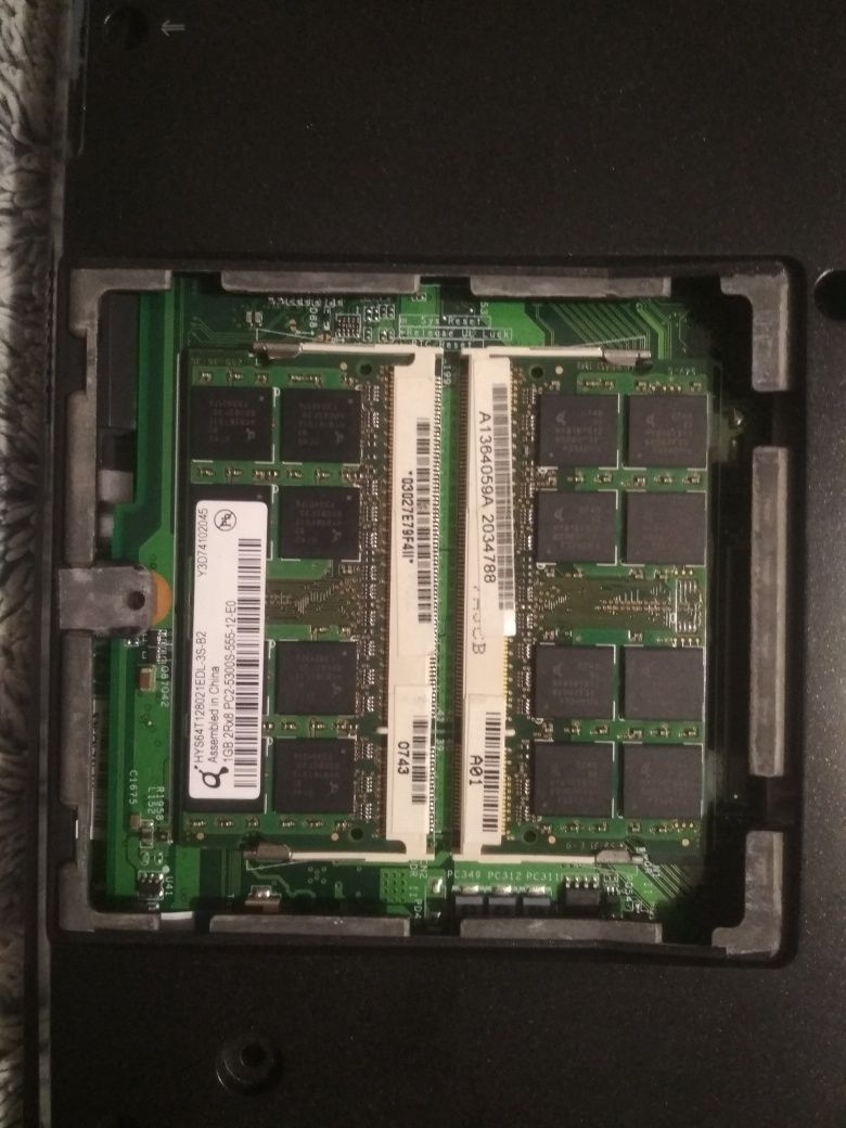Sony Vaio VGN-AR51J Model PCG-8Z2P не робочий