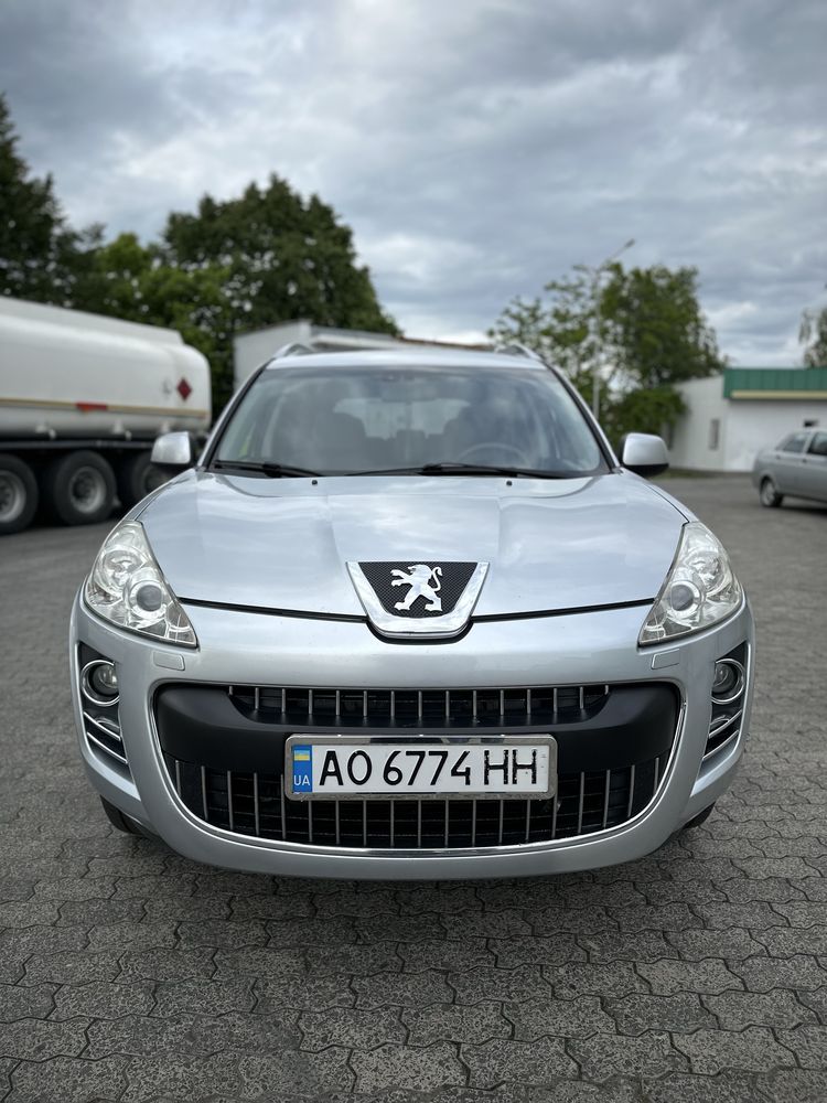 Автомобіль( кросовер) 4х4