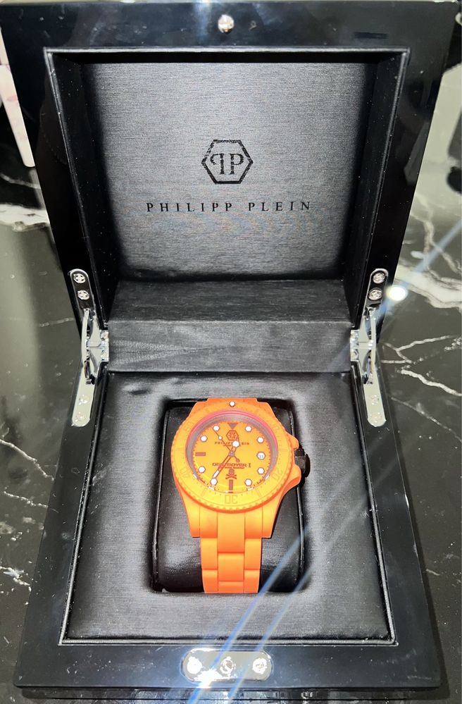 Продам часы Phillip plein