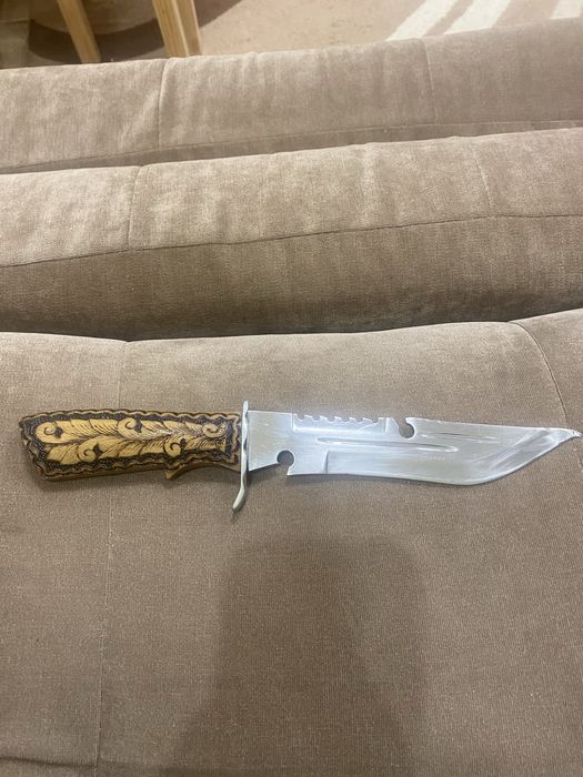 Мисливський ніж ручної роботи