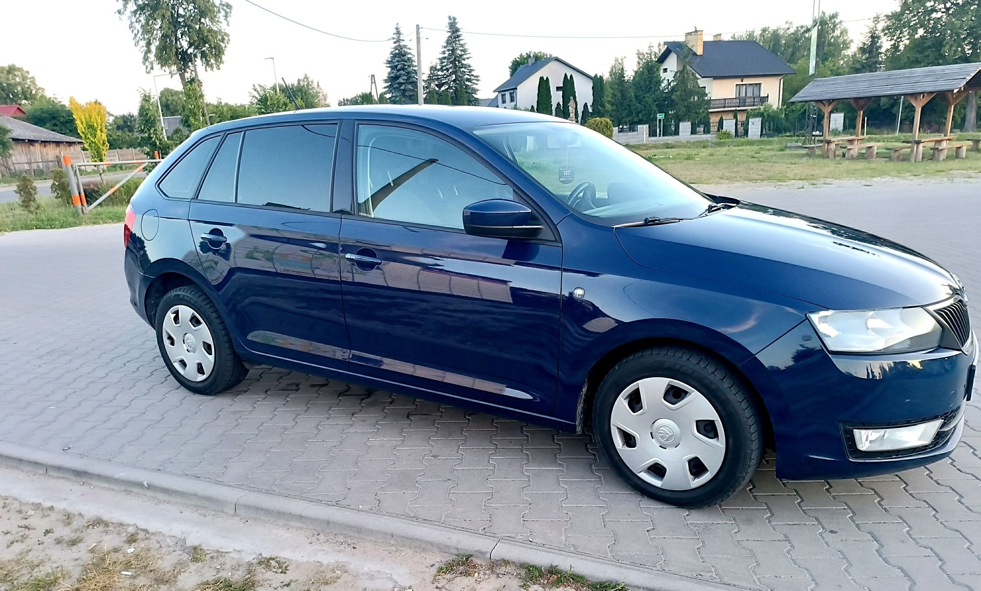 Zamienię lub sprzedam Skoda Rapid 1.6tdi Hatchback 2014r
