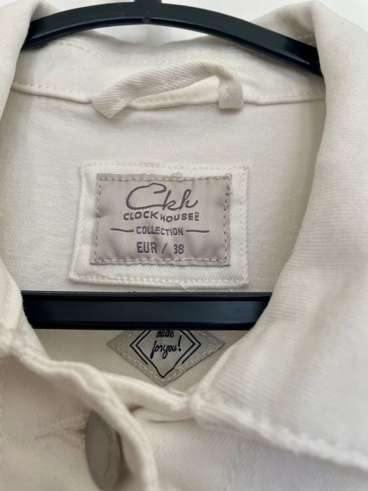 Casaco de ganga branco com botões (sinais de uso) (Clockhouse, tam 38)