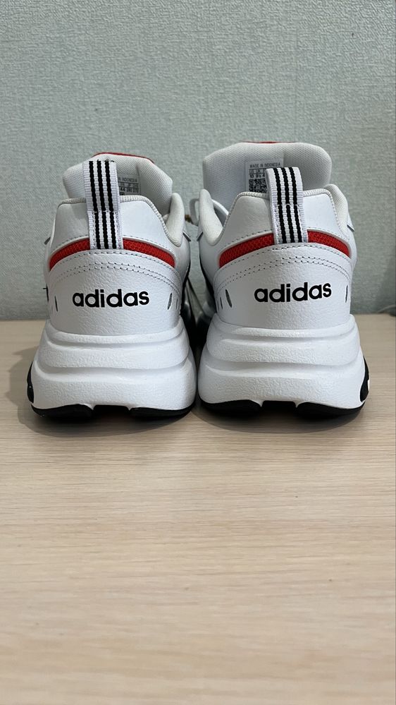 Чоловічі кросівки Adidas Strutter 44, 27,5 - 28 см