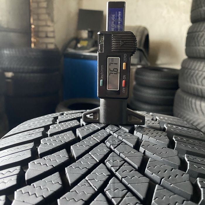 Шини 225/50/17 - 2шт Bridgestone Blizzak LM005 зима
