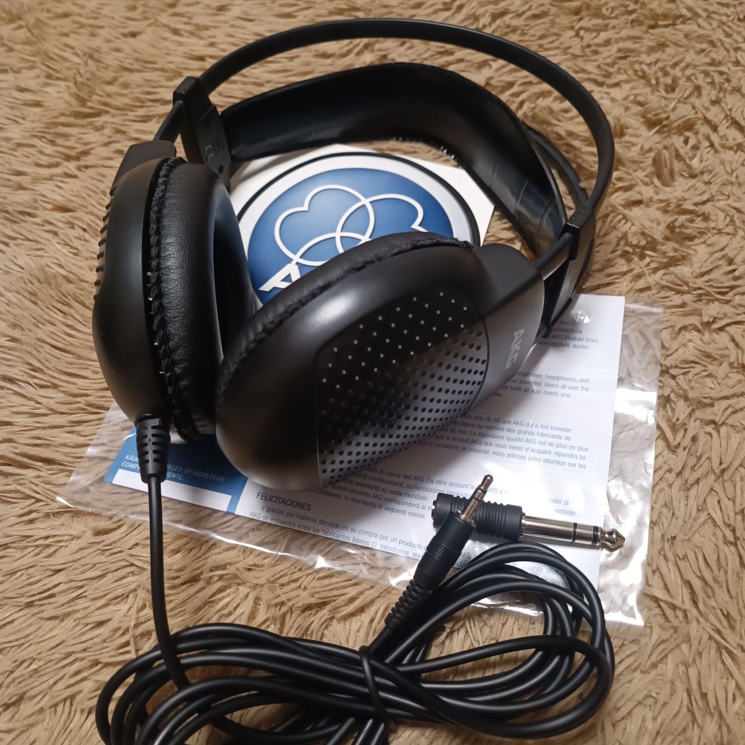 Студийные наушники AKG K44