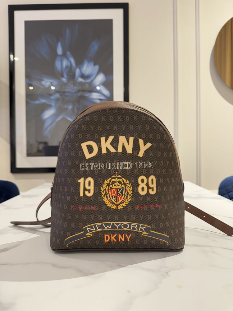 Plecak DKNY brązowy, damski 25x28cm