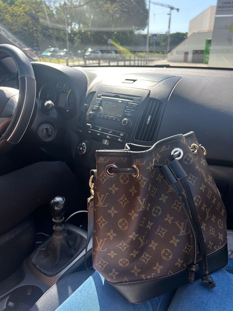 Louis Vuitton Bolsa LV Neonoe nova Marrom