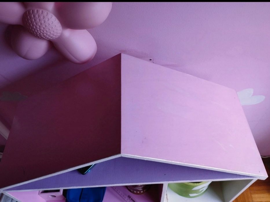 Casa de bonecas em madeira