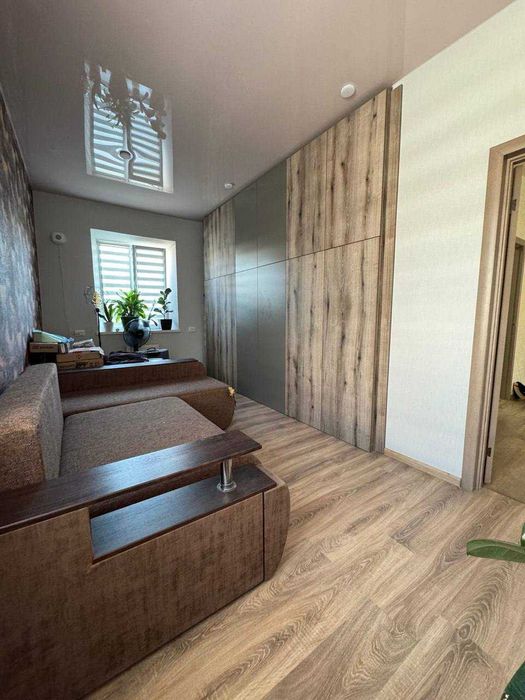 Продам Дом ул. Данила Заболотного . Левый берег.