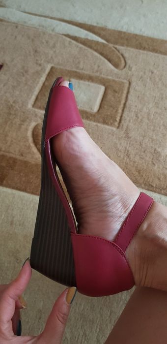 Фирменные кожаные босоножки Clarks 39р.