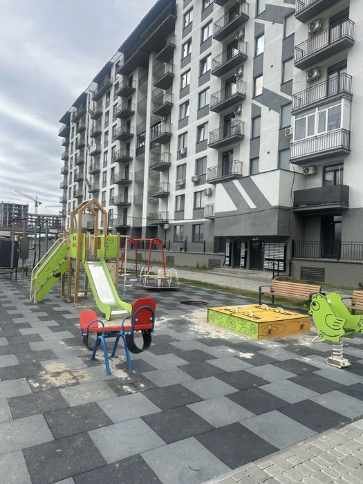 Продаж 1к квартири з видом на парк