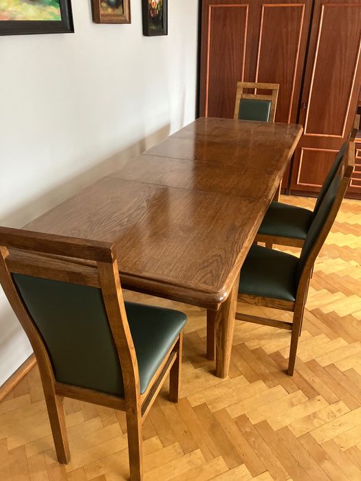 Stół rozkładany Floren i krzesła firmy Mevis - lite drewno i skóra