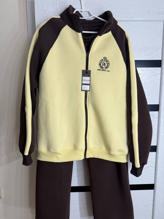 Продам спортивный женский костюм!