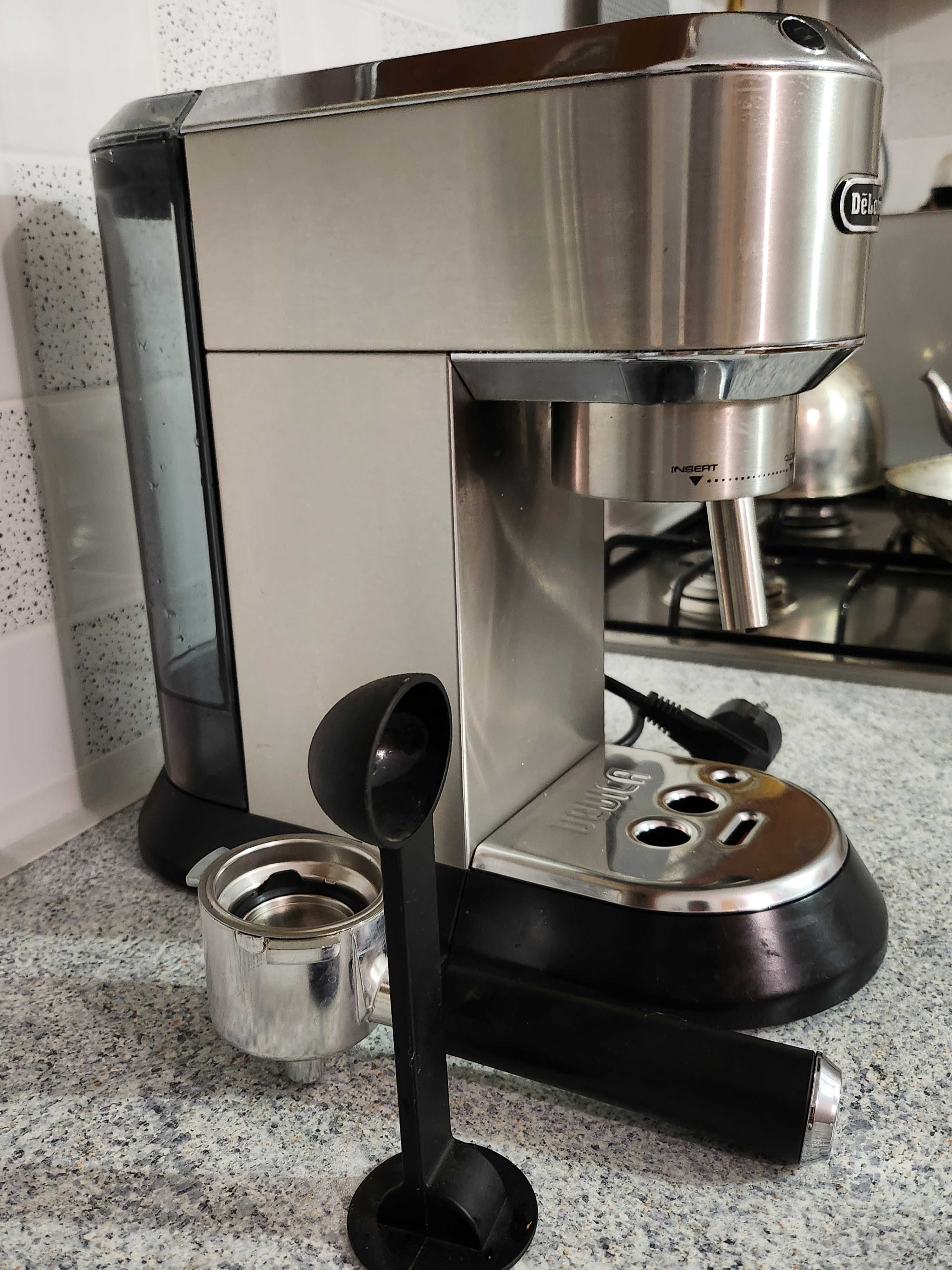 Кавоварка рожкова Delonghi EC 685