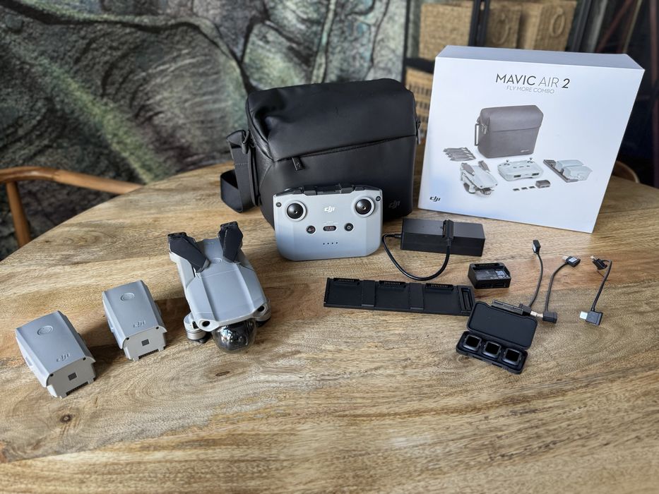 Dron DJI Mavic Air 2 Fly More Combo