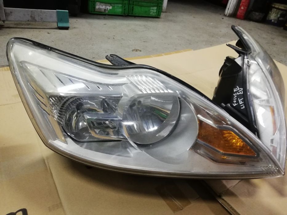 Reflektor prawy lewy lampa prawa lewa Ford Focus mk2 Lift 08-11r EU