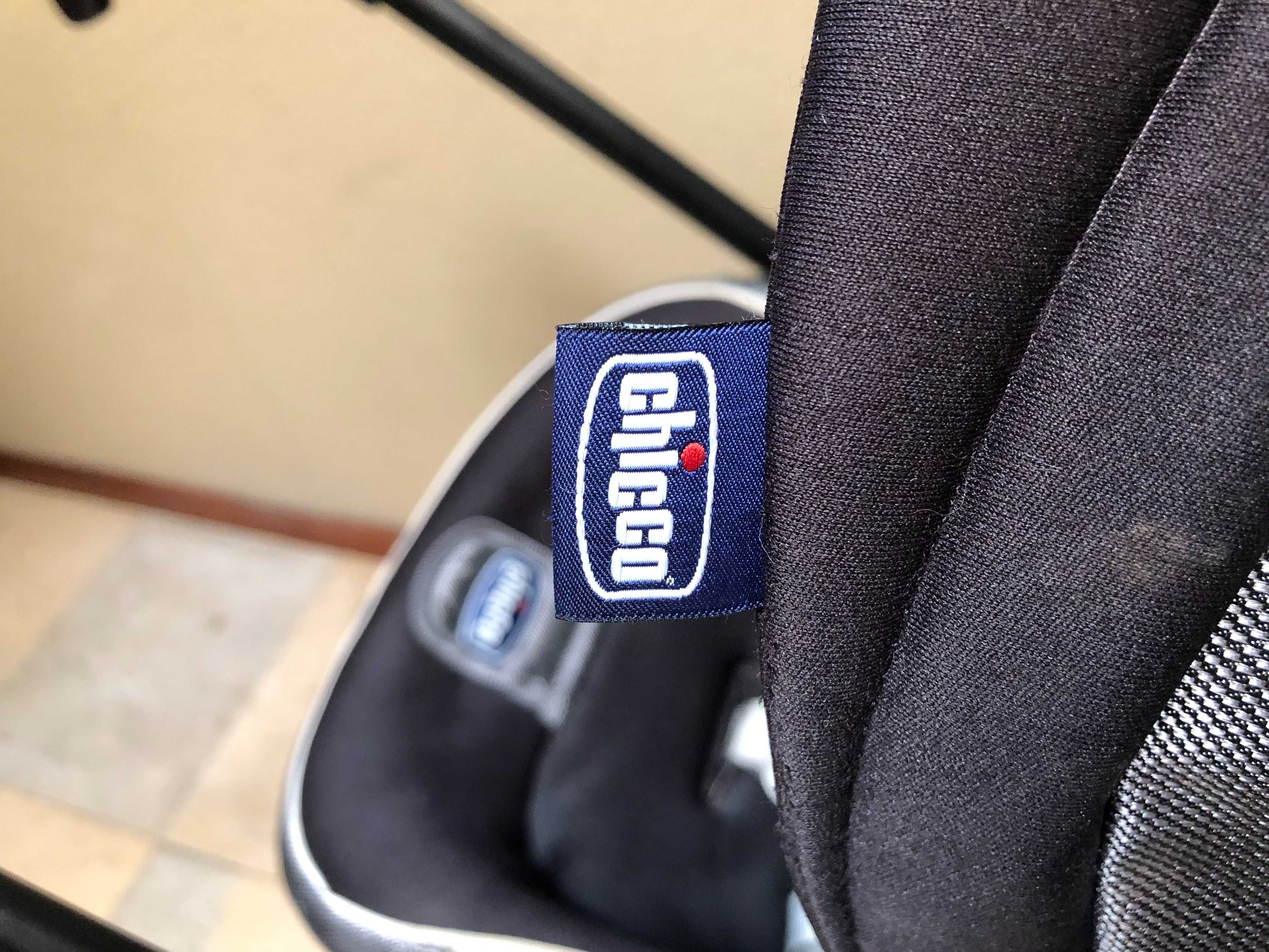 Carrinho de bebê Chicco com cadeira ovo e autofix