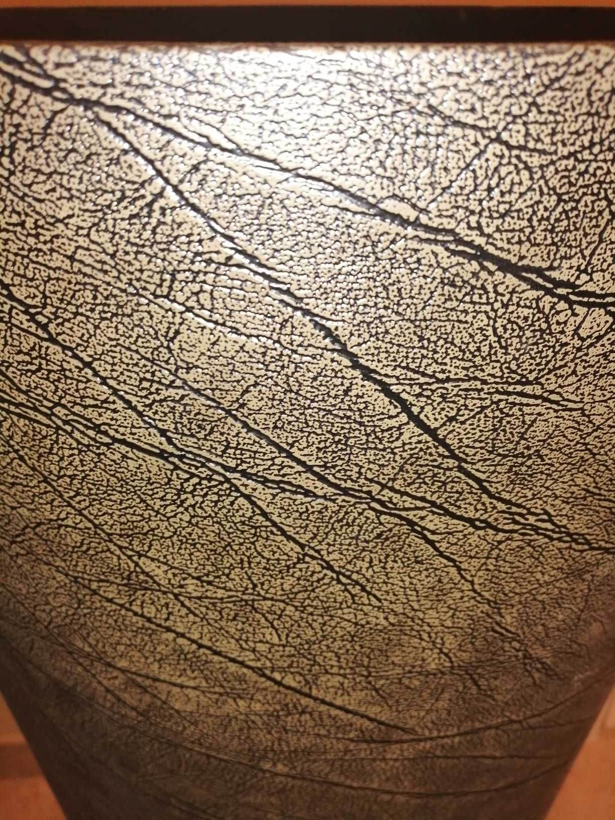 Vaso decorativo forrado a imitação de pele