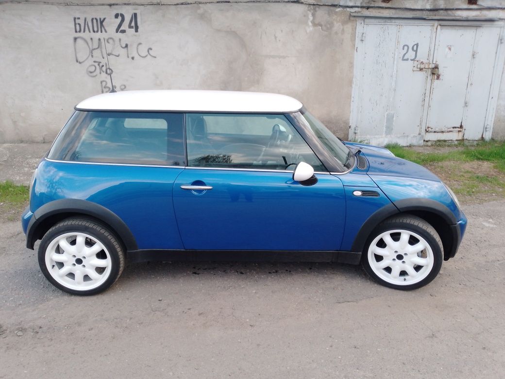 Продам Mini Cooper