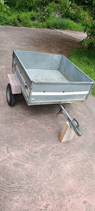 Reboque ERKA em bom estado