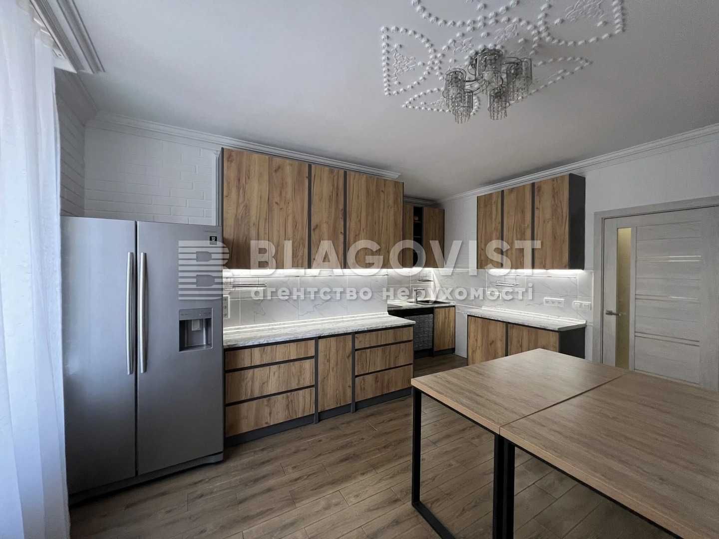 Продаж 3-кімнатної квартири вул. Дмитрівська, 60/19