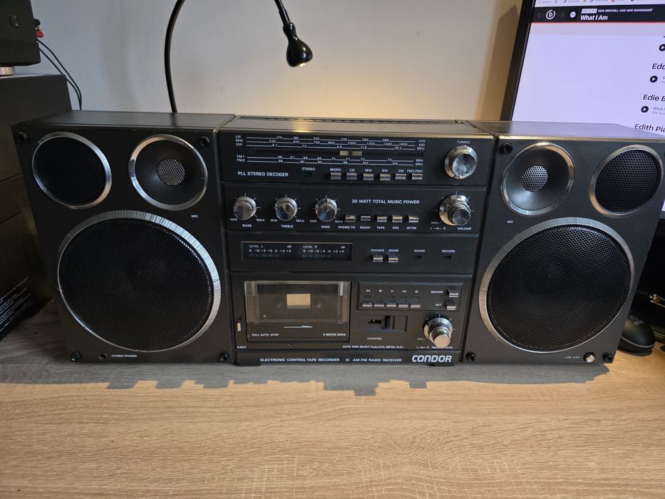 Radiomagnetofon Unitra Condor  RM 820S