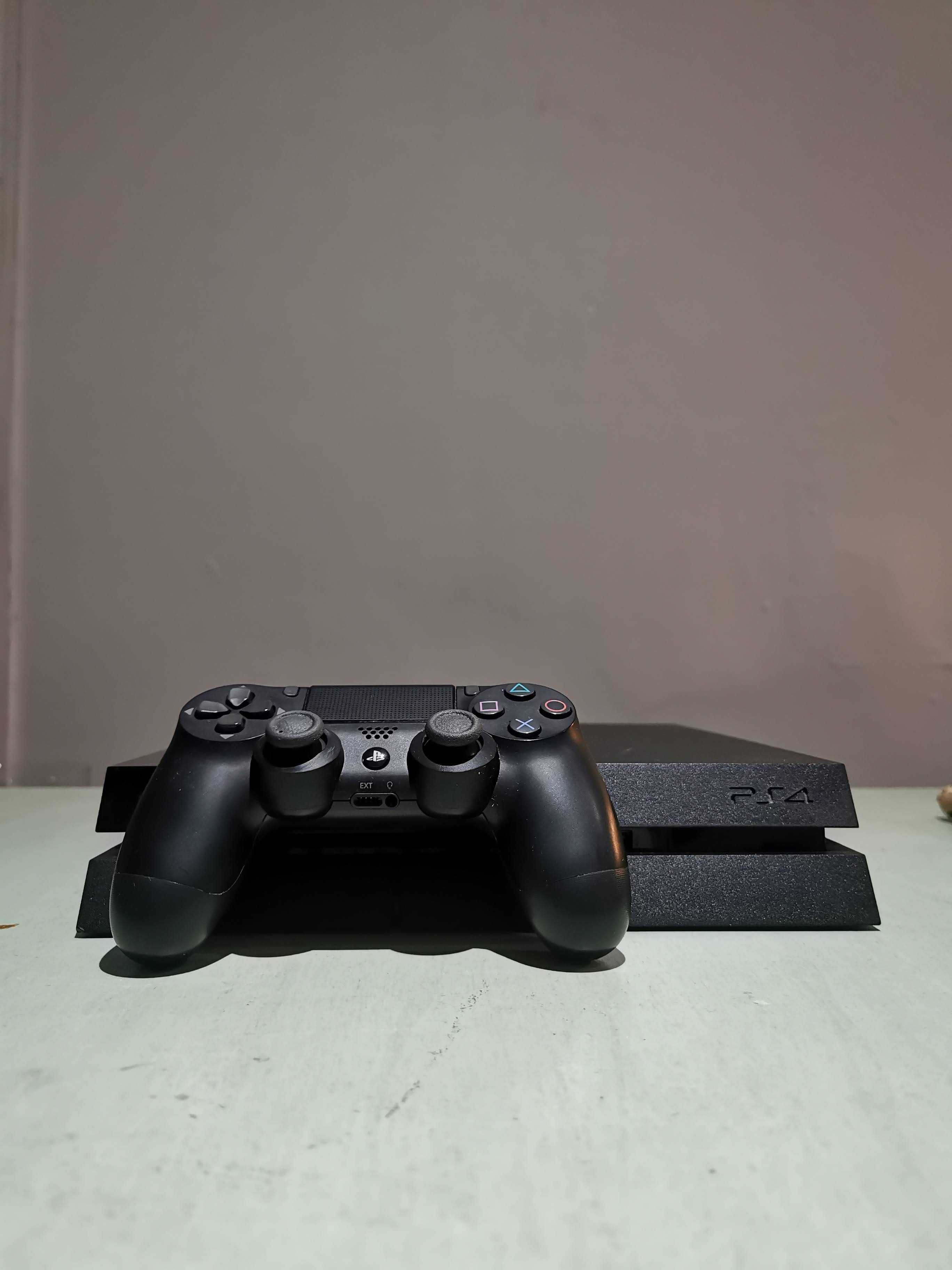 Playstation 4 + Comando