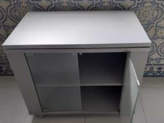 Móvel de TV com tampo giratório