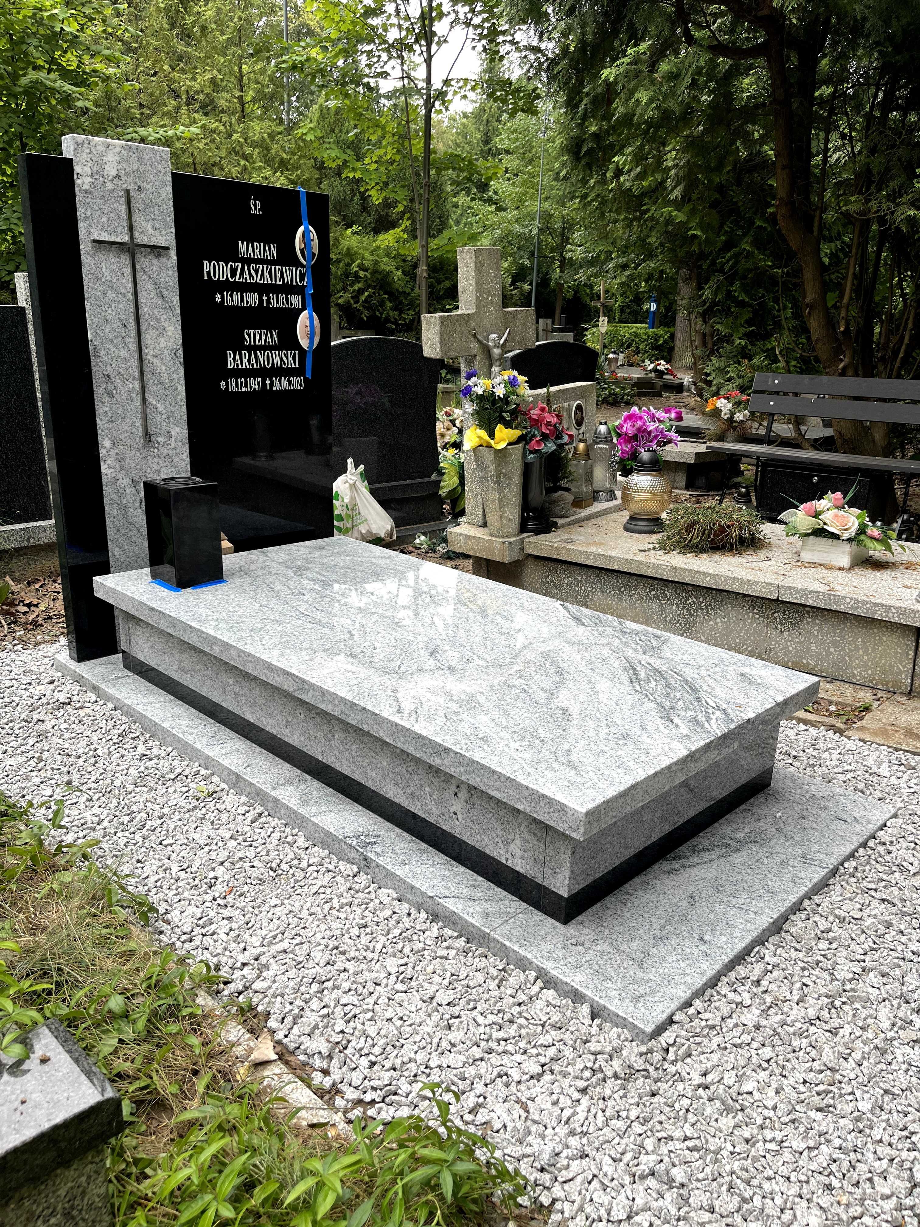 Nagrobek granitowy VISCOUNT BRYŁA