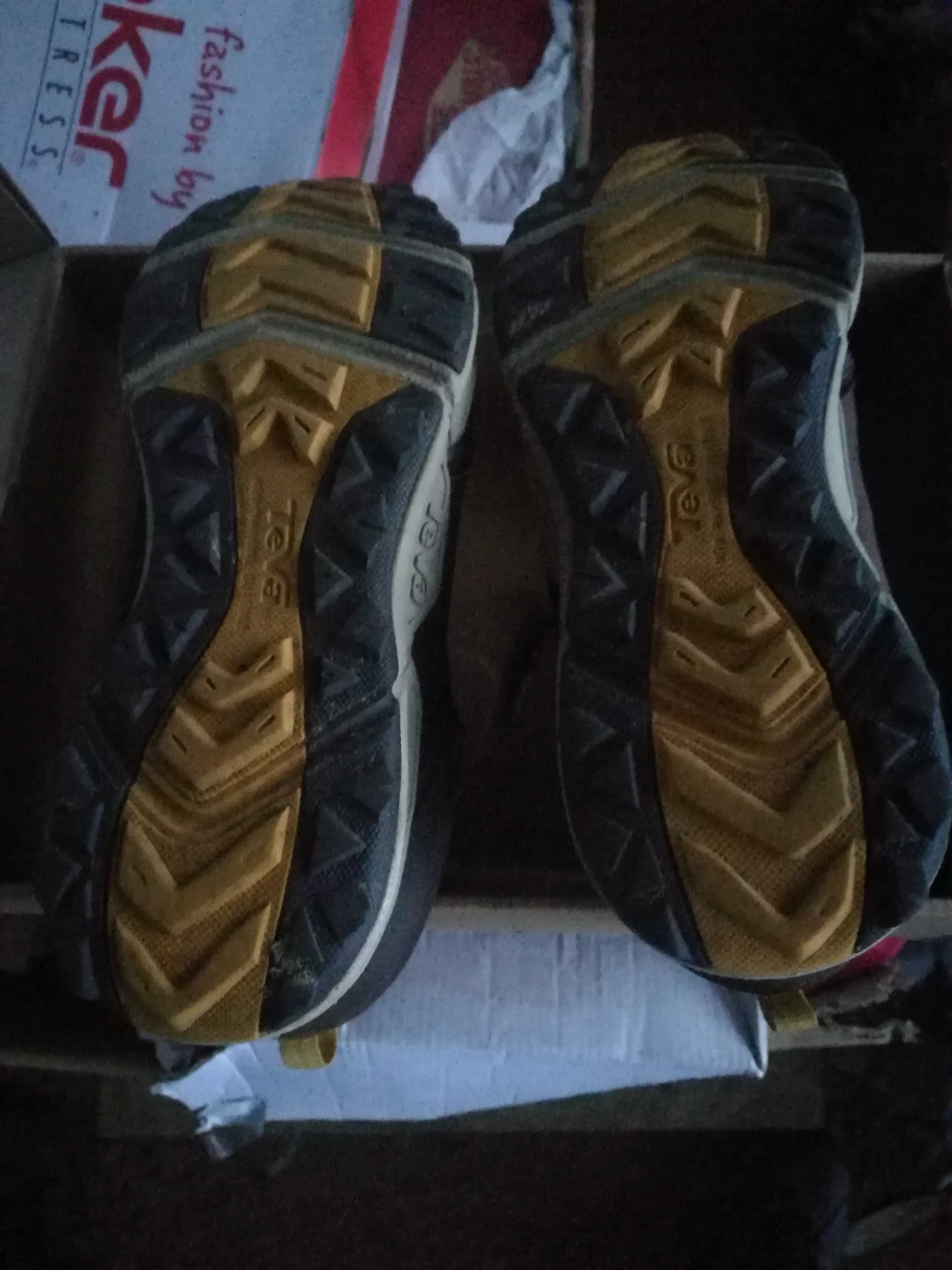 Buty trekkingowe teva arrowood 37 23.5cm