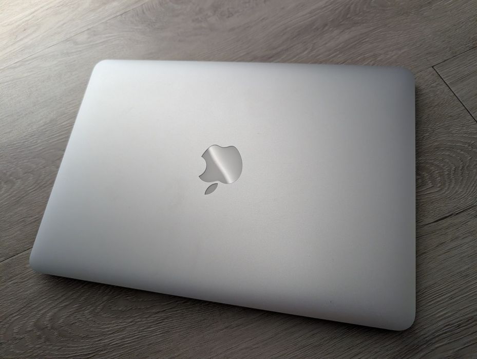 Ноутбук Apple MacBook Pro 13 2015 i5 8/128gb Retina 174 цикли ідеал