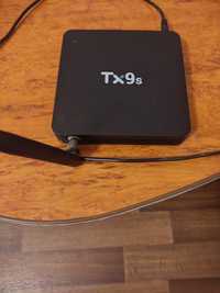 Продам андроид приставкуTanix TX9s