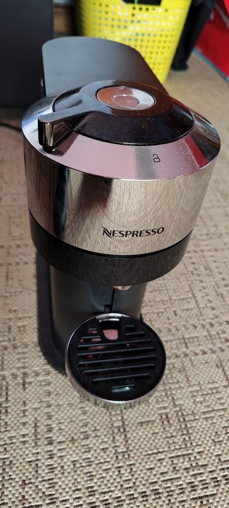 Máquina café Nespresso vertuo