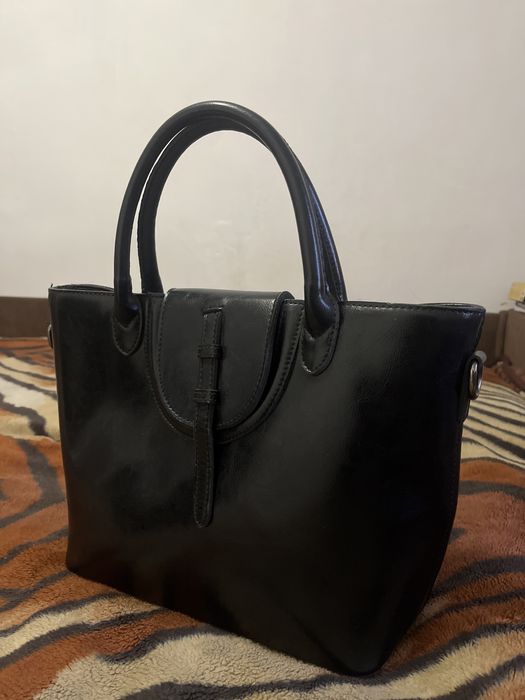 Сумка чорна шкіряна