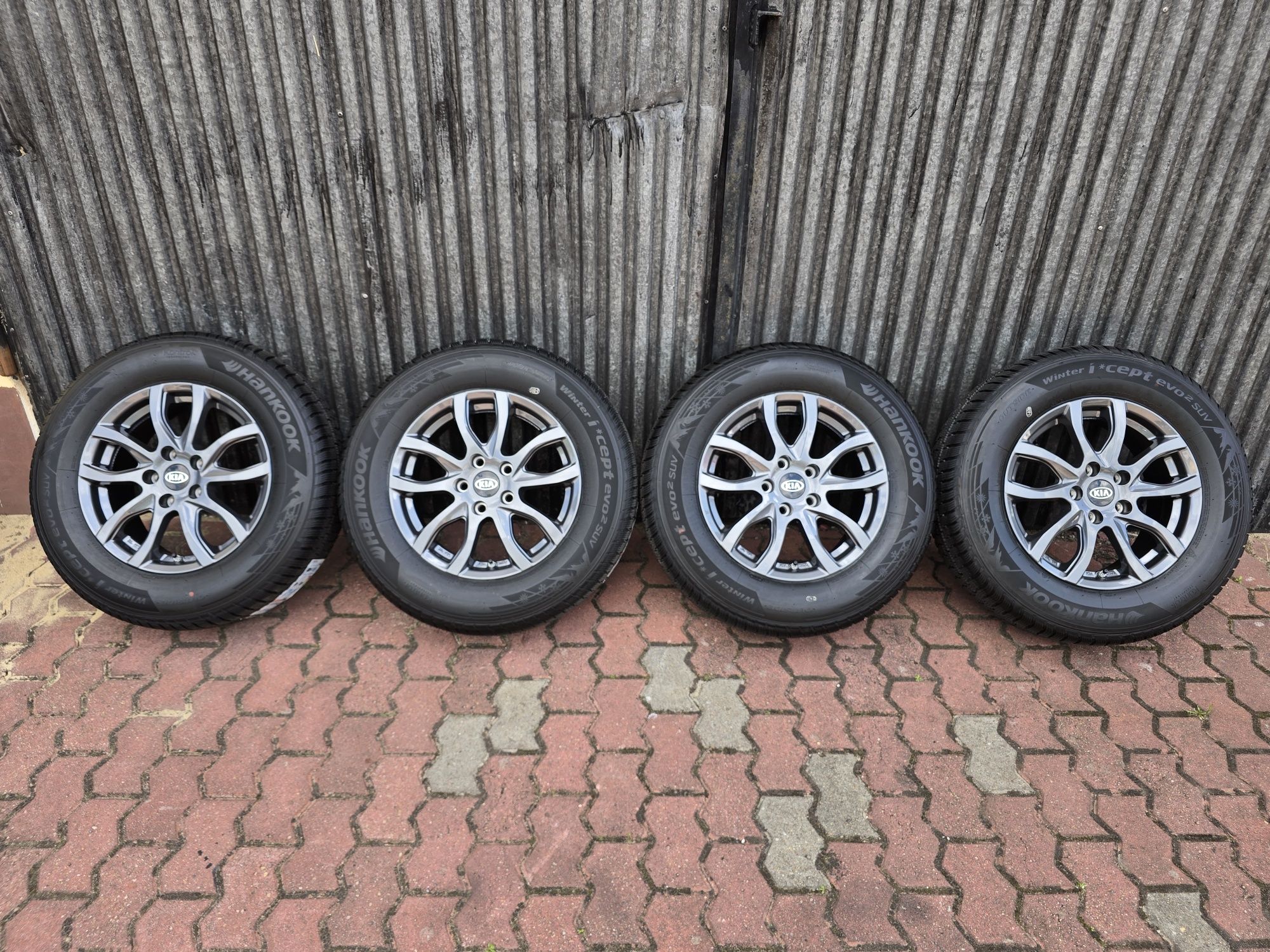 Felgi z oponami 215/70R16 Kia Sportage 5x114,3 Hyundai Tucson ix35