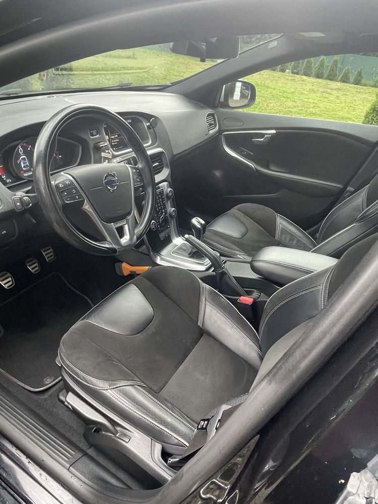 Volvo V40 2.0  D2 R-Design bi-xenon/skora/alcantara/nawi/alu ,polecam!