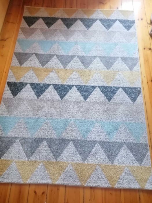 Dywan w trójkąty 160x230