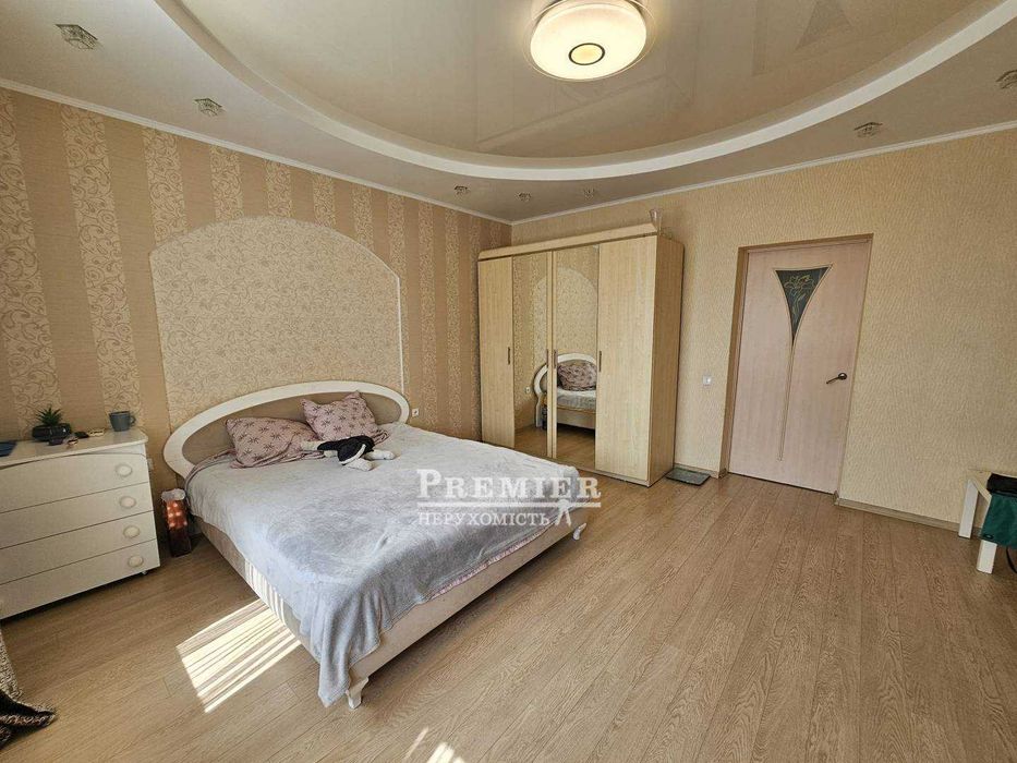 У продажу будинок у смт. Великодолинське