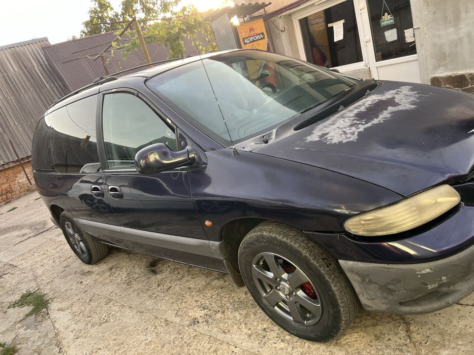 Крайслер войджер 2,5 турбо дизель,на Польських номерах