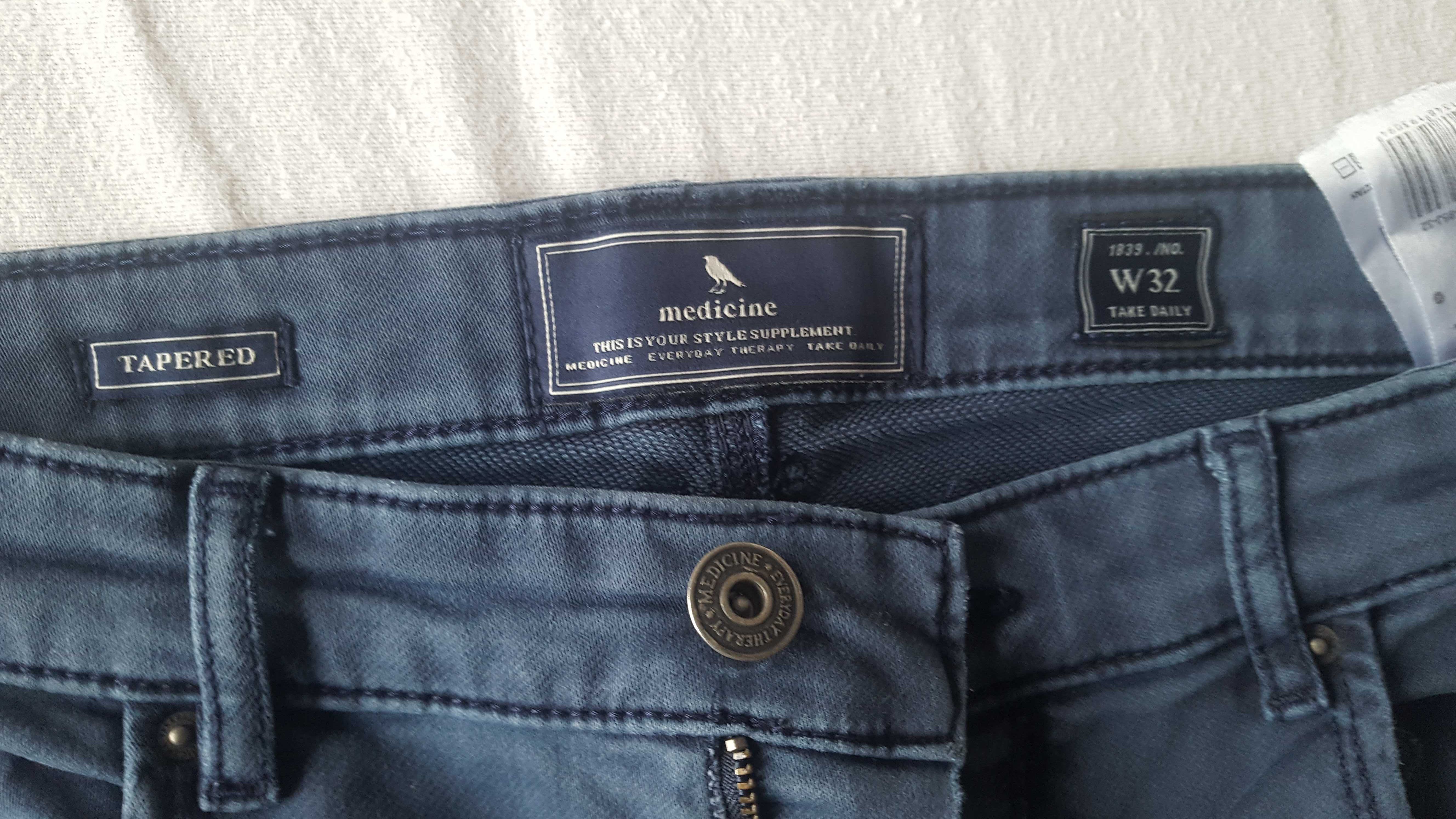 spodnie dżinsowe  ciemno niebieskie W32 / Medicine/