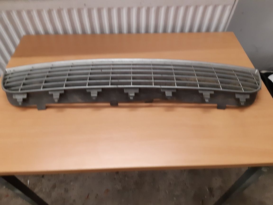 KRATKA atrapa zderzaka Fiat Grande Punto