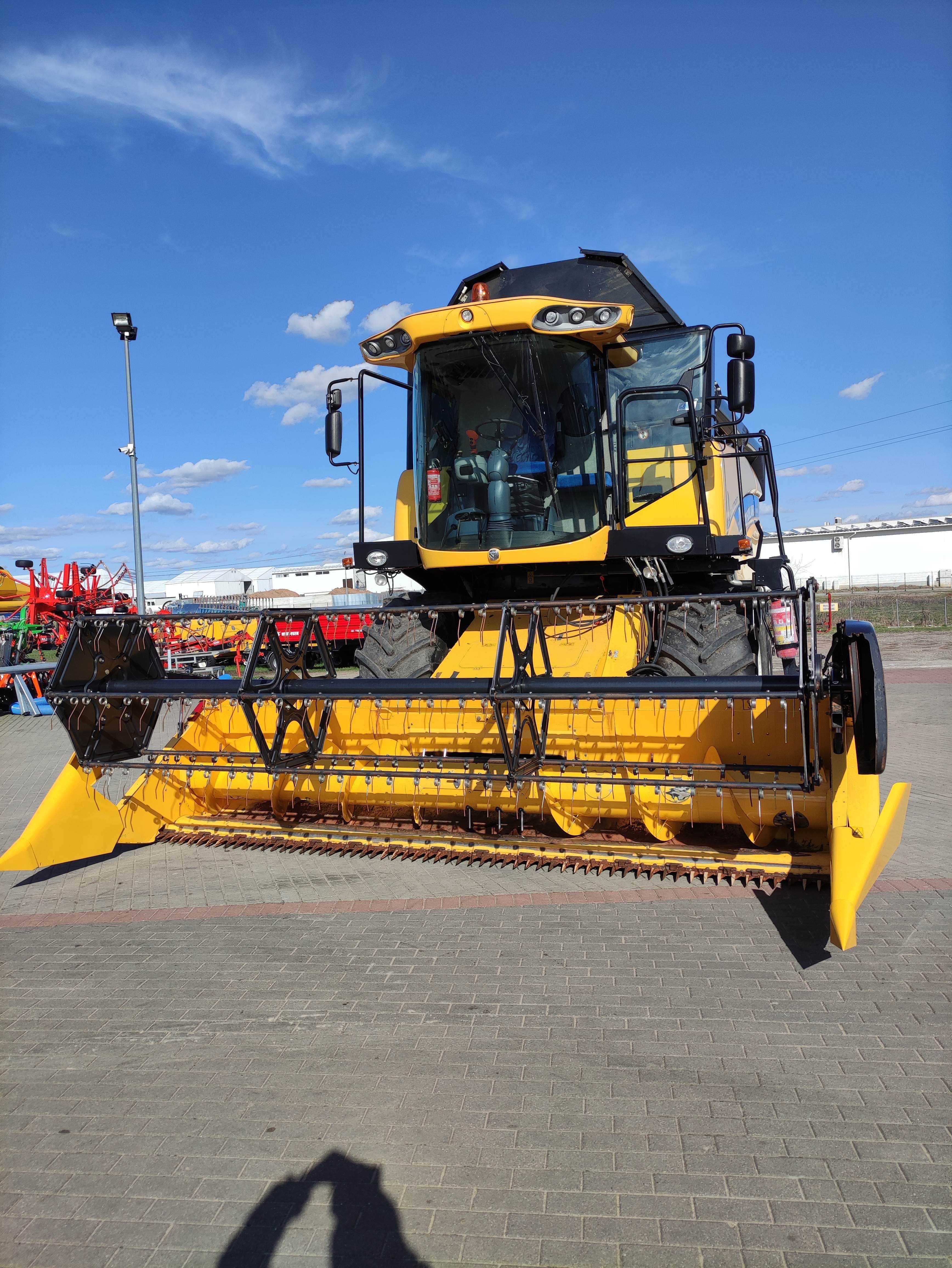 Kombajn zbożowy CX5080 New Holland