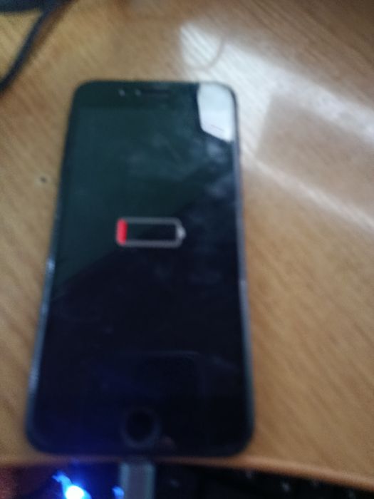 iPhone 7 Plus  128 ГБ на запчастини