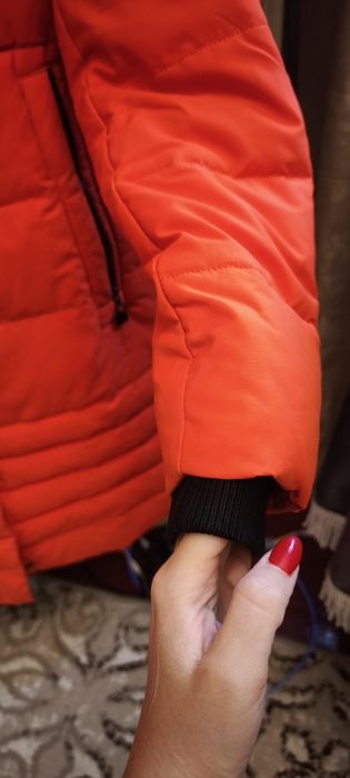 Жіноча зимня куртка