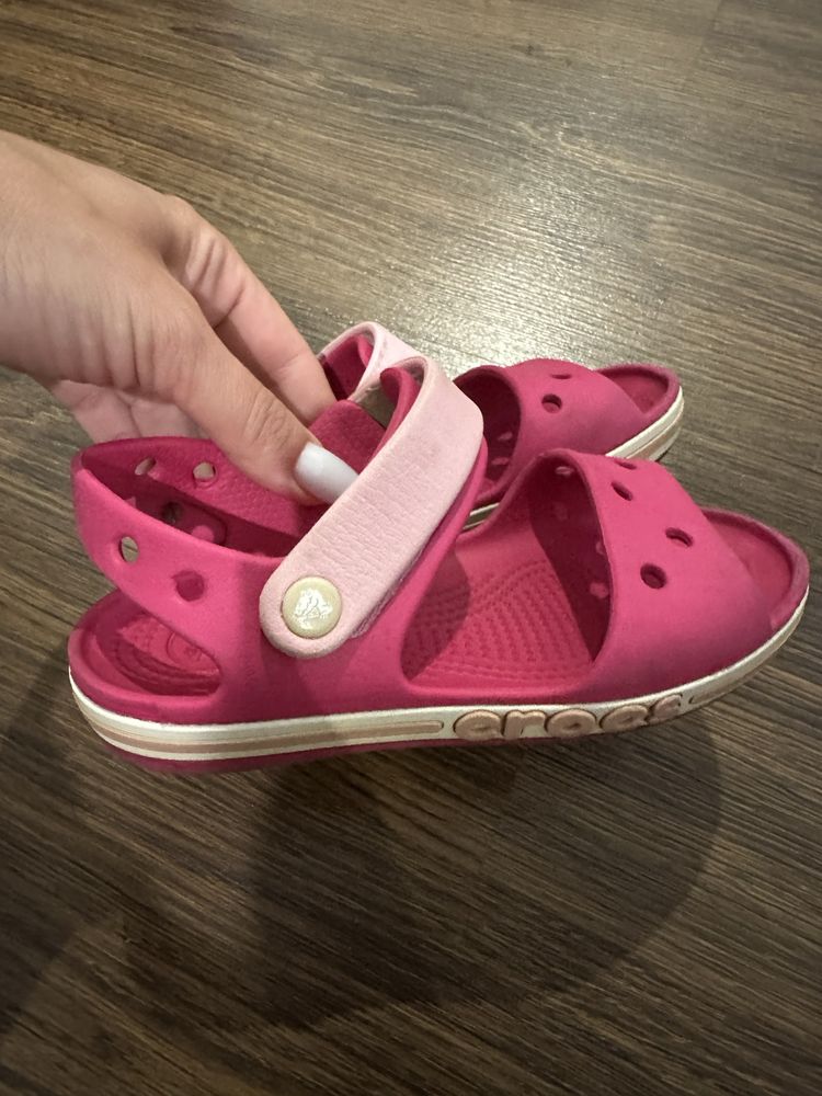 Босоніжки Crocs