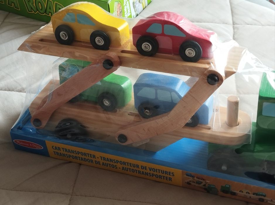 Conjunto Camião e Carrinhos NOVO
