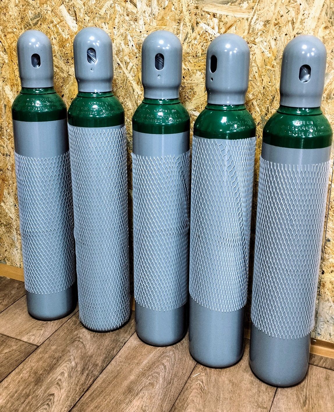 Nowe pełne  butle z argonem i mieszanką Ar+CO2