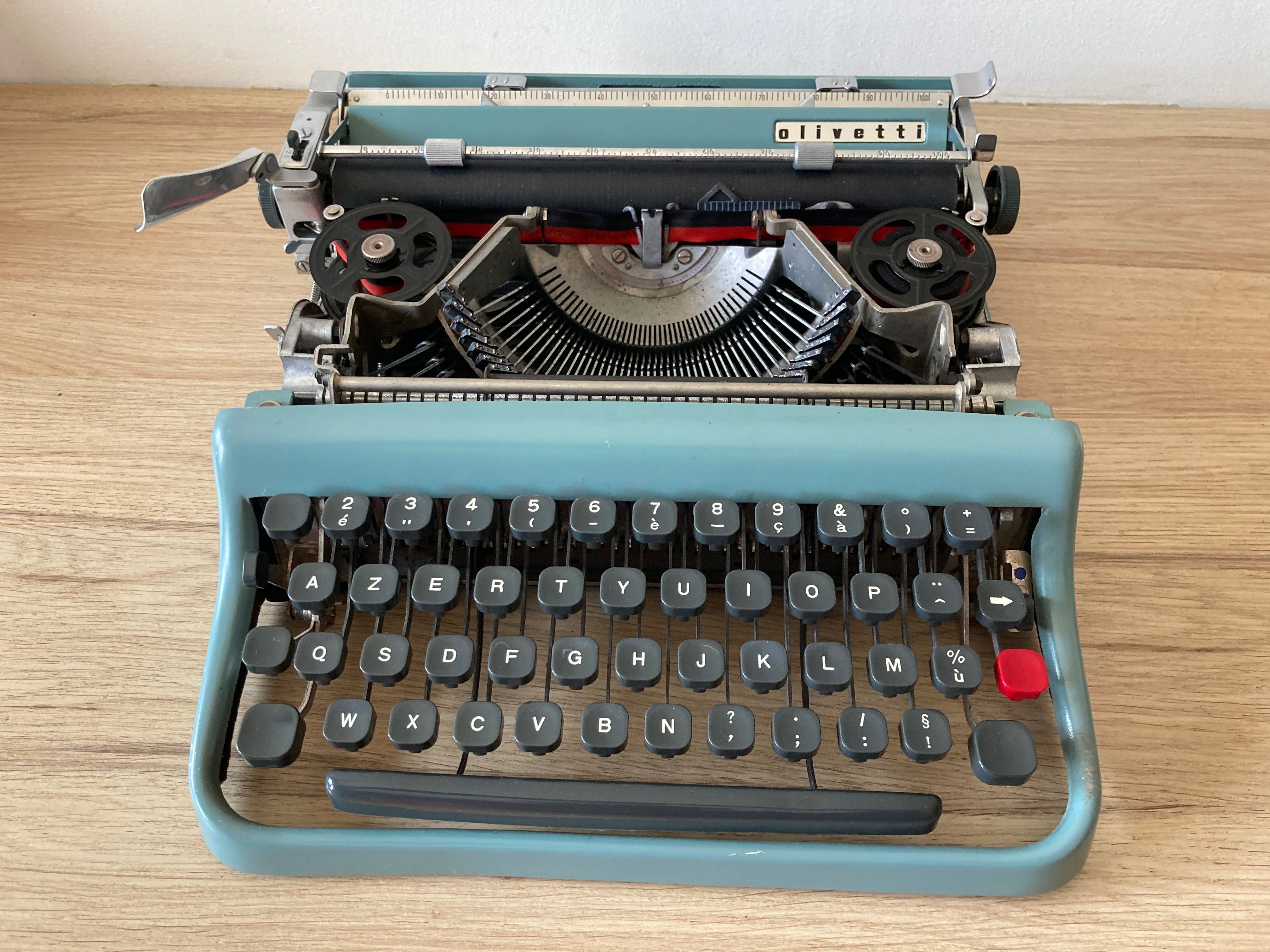 Máquina de Escrever ***  Olivetti